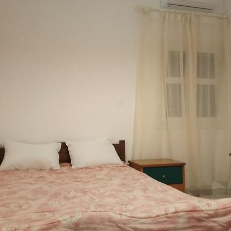 Vacation House In Stroggili Agios Ioannis Peristerion Exteriör bild