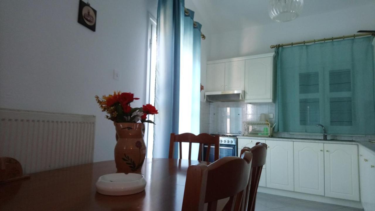 Vacation House In Stroggili Agios Ioannis Peristerion Exteriör bild