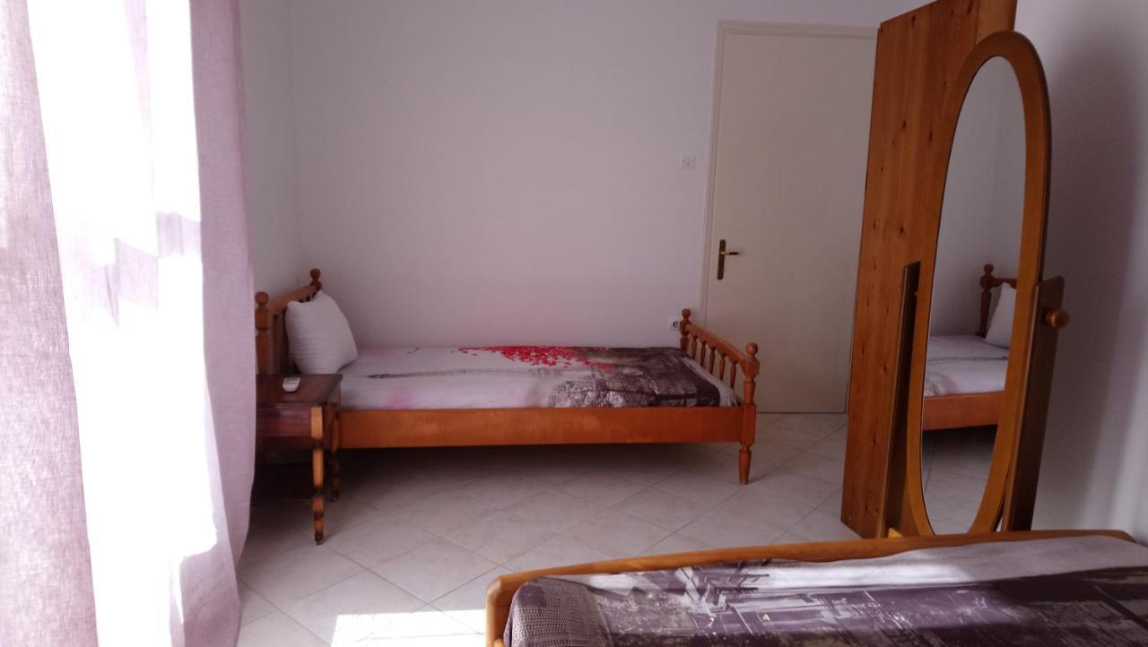 Vacation House In Stroggili Agios Ioannis Peristerion Exteriör bild