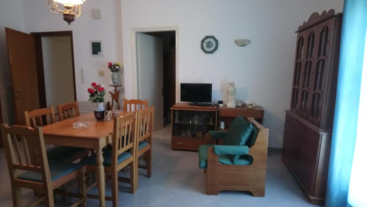 Vacation House In Stroggili Agios Ioannis Peristerion Exteriör bild