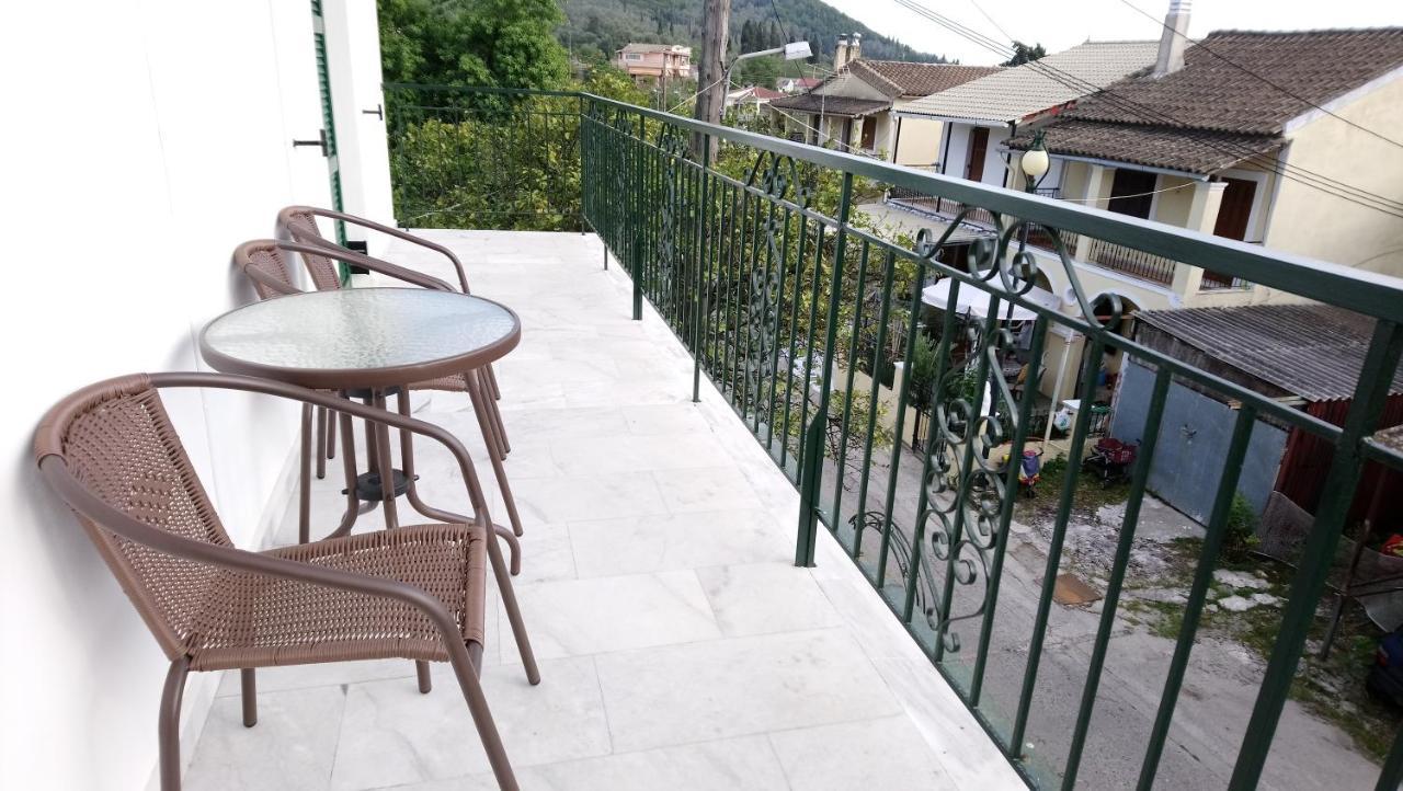Vacation House In Stroggili Agios Ioannis Peristerion Exteriör bild